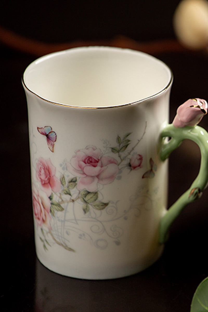 Award's teapot with mugs